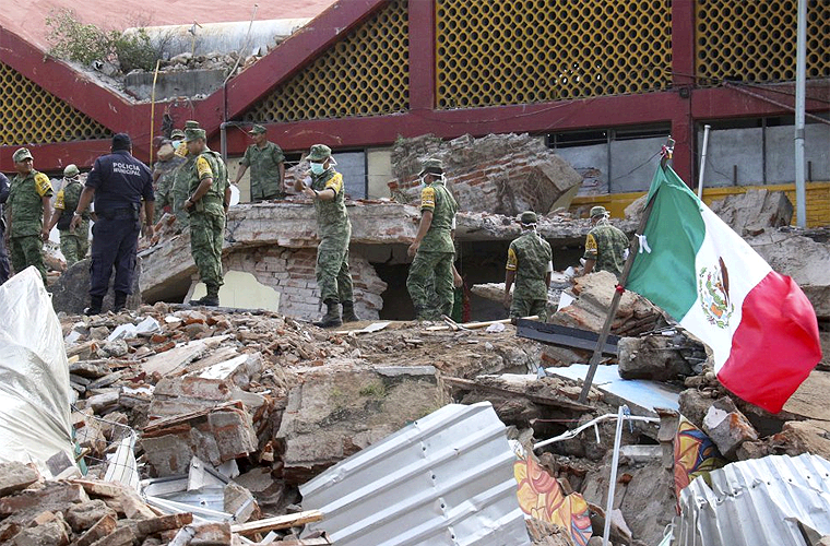 Temor por Replica de Temblor en México