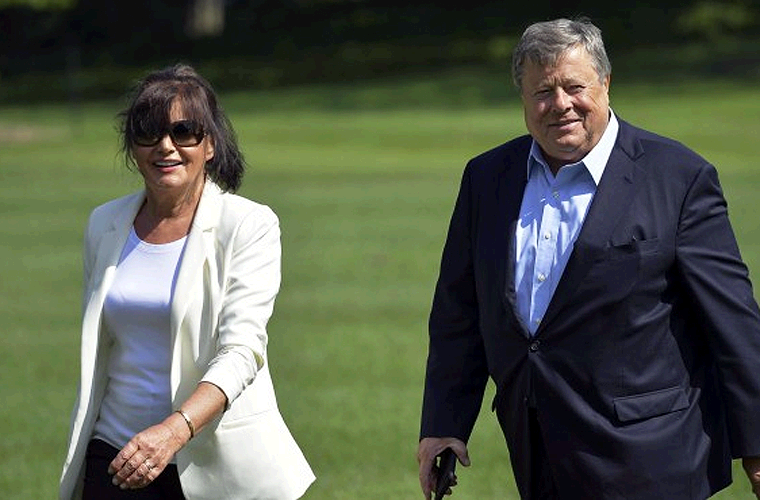 Padres de Melania Trump Obtienen «Green Card»