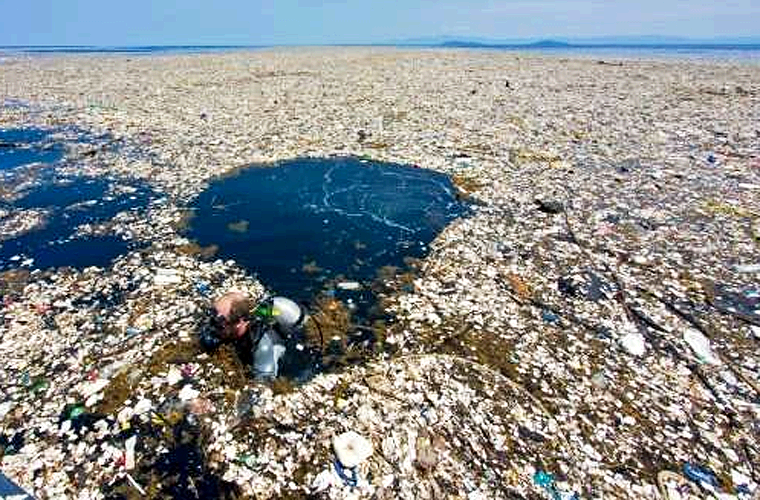 Isla de Basura en mar es más Grande que Ecuador