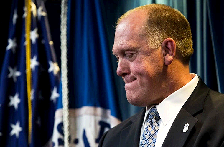 Renuncia Director de «ICE»