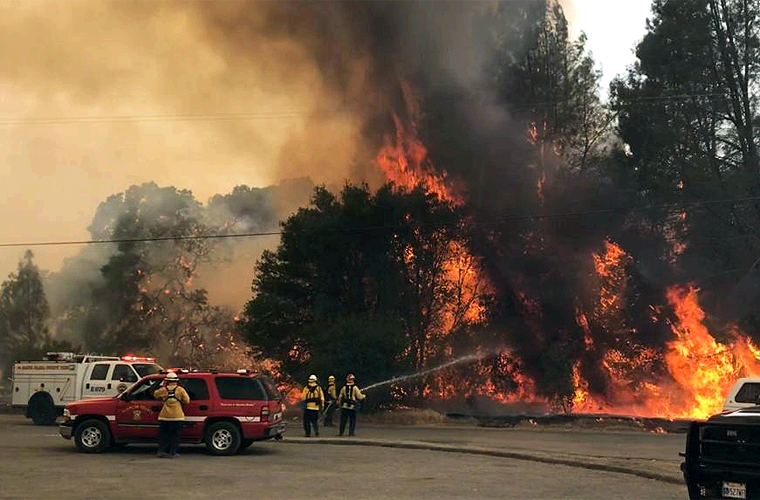 Incendio en California Obliga Evacuación Masiva