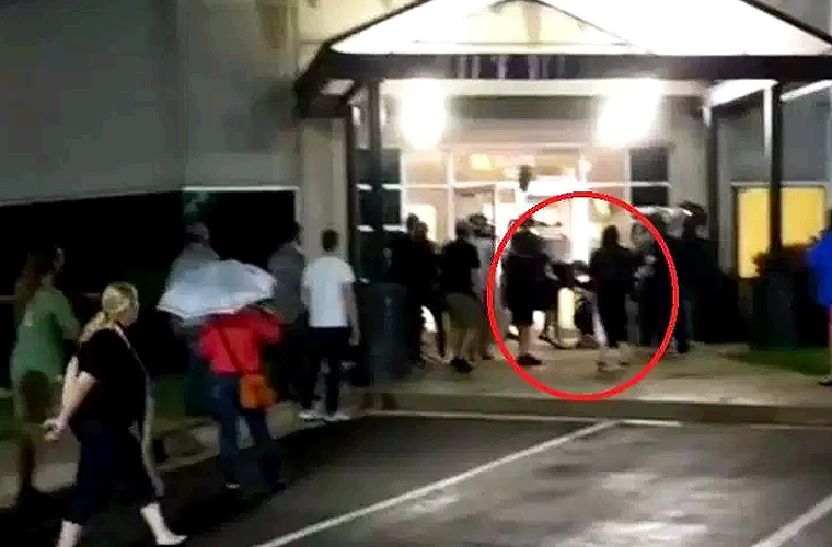 Agente de Migración Agrede a Abogada de Niña Migrante