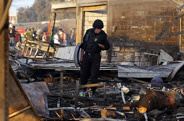 20 Personas Muertas y Decenas de Heridos por Cohetes Pirotécnicos en México