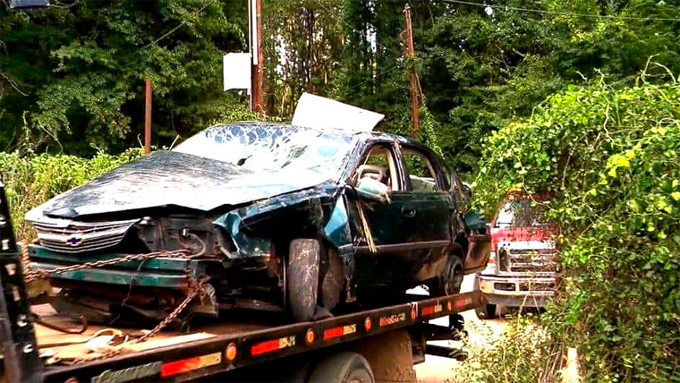 Madre muere en un accidente y sus bebés de 1 y 3 años sobreviven tras varios días en el auto