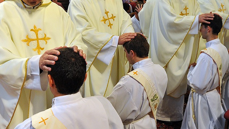 6 Historias de Abusos de Niños por Parte de Sacerdotes