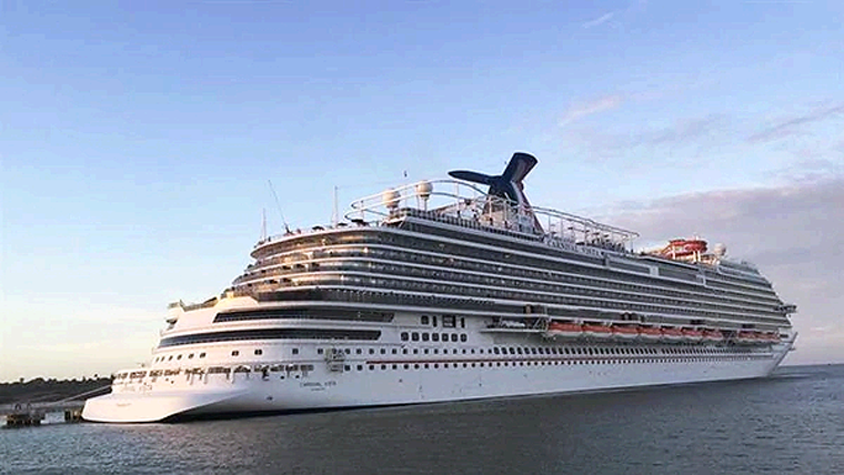 Pareja Encuentra Cámara Oculta en Camarote de Crucero