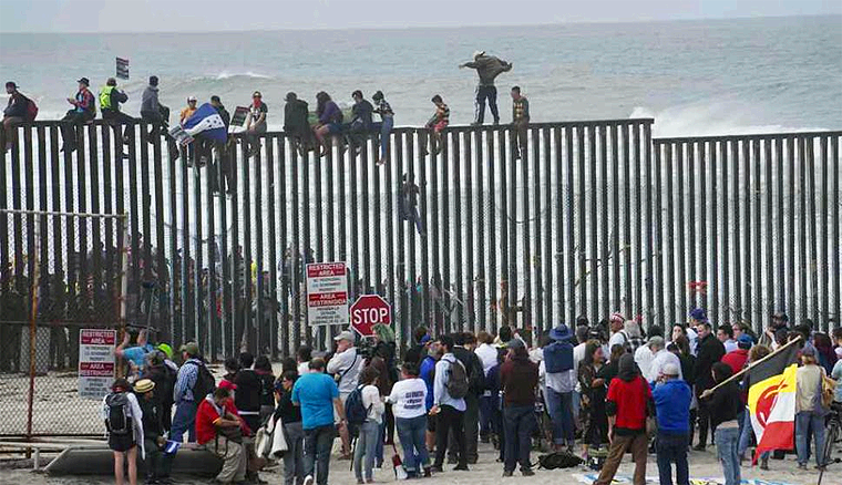 El Nuevo Gobierno Mexicano Acepta a Migrantes de la Caravana