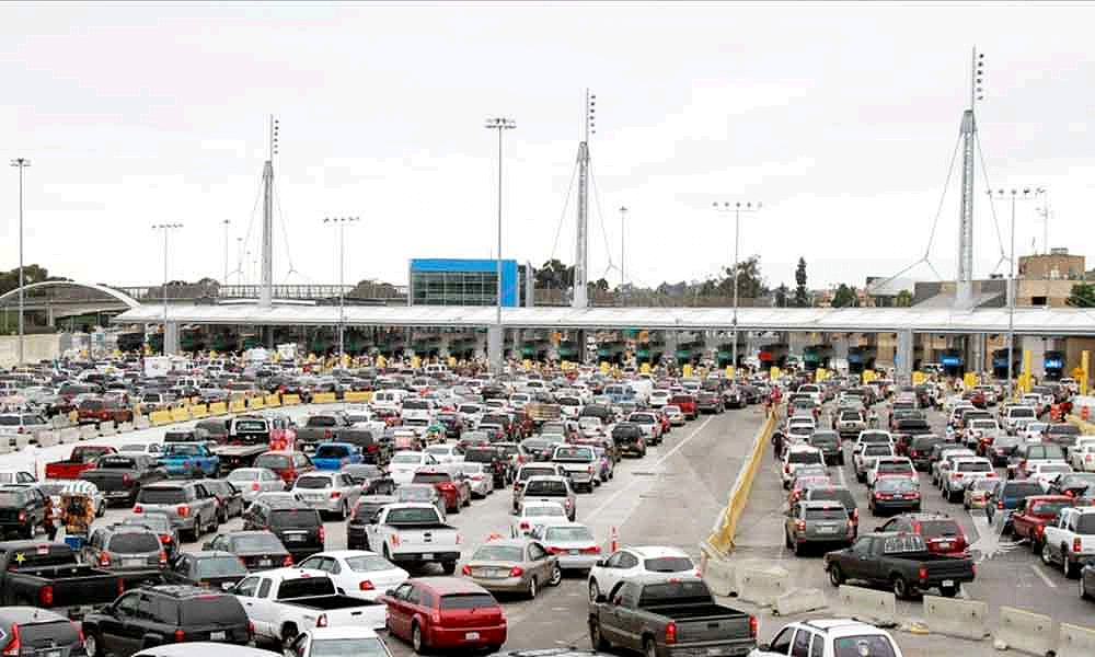 Cierran Carriles en Tijuana por Caravana