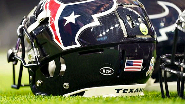 Texans Rinden Tributo al ex Dueño Recién Fallecido