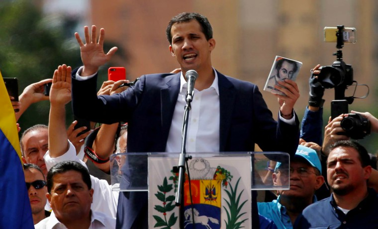Juan Guaidó Denuncia Persecución