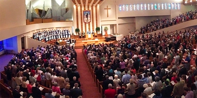 Líderes de Iglesia Bautista en Houston Cometieron Delitos Sexuales