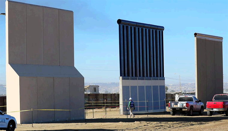 Derriban Muestras del Famoso Muro en Frontera