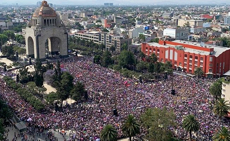 Marchan Cientos de Miles Mexicanas en Contra de la Violencia