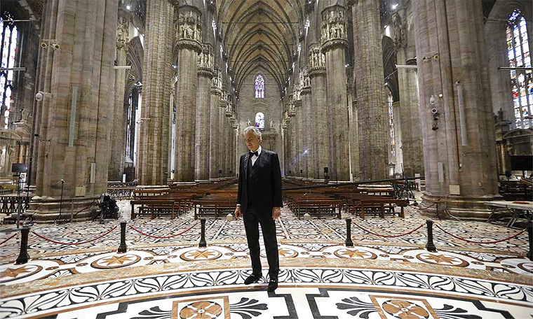 Bocelli Canta Ante 2 Millones de Espectadores