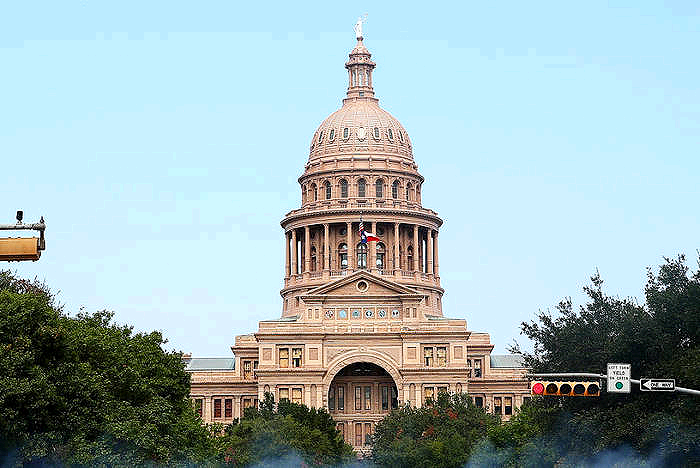 Leyes que Pasaron y que Estancaron en Esta Legislatura Texana