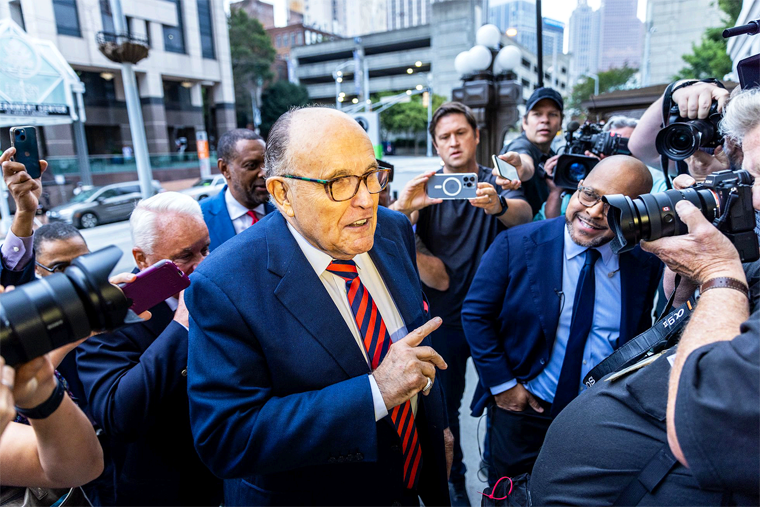 Giuliani Deberá Pagar a Mujeres por Difamación de Proceso Electoral Pasado