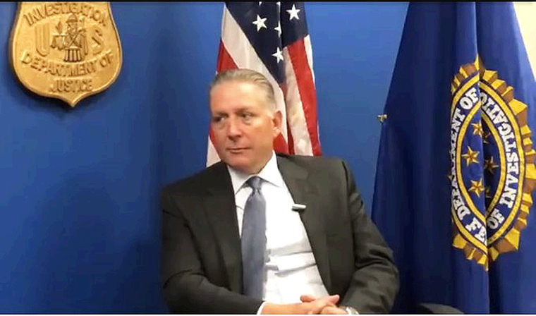 Detienen a Ex Agente del FBI por Ayudar a Putin