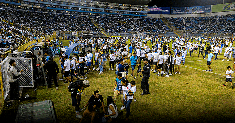 Son al Menos 12 los Fallecidos en Partido de Futbol en San Salvador