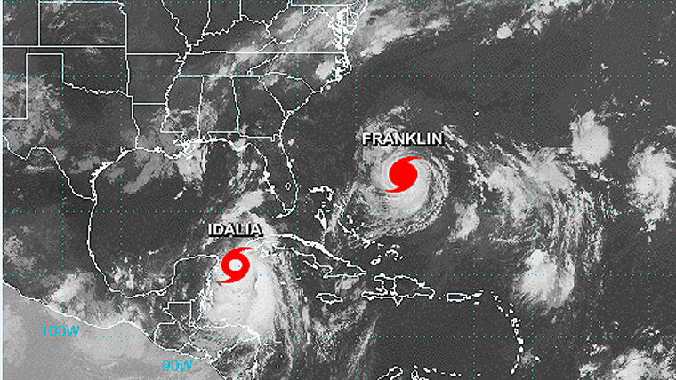 Idalia se Vuelve Huracán y se Dirige a Florida