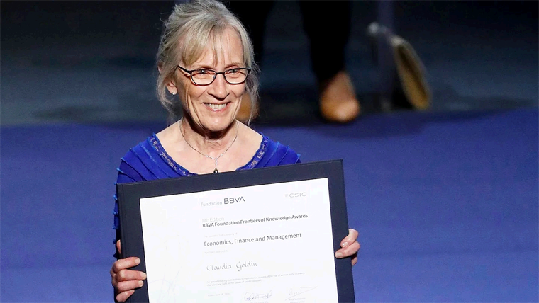 Premio Nobel de Economía Para una Estadounidense