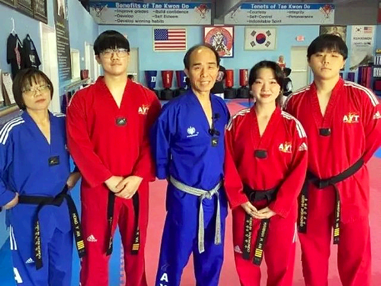 Familia de instructores de taekwondo salva a mujer en Katy de posible abuso sexual