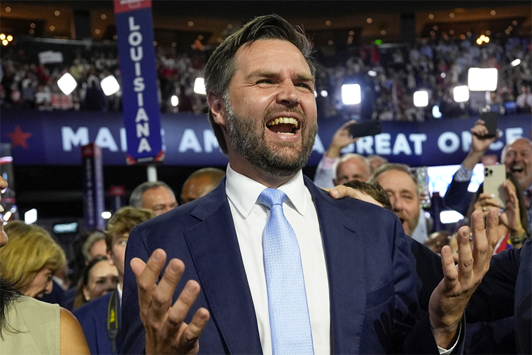 Candidato a Vicepresidente Republicano Evita Pregunta Sobre Migración