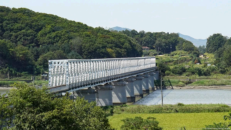 Corea del Norte Destruye Carreteras que Conectan con Corea del Sur