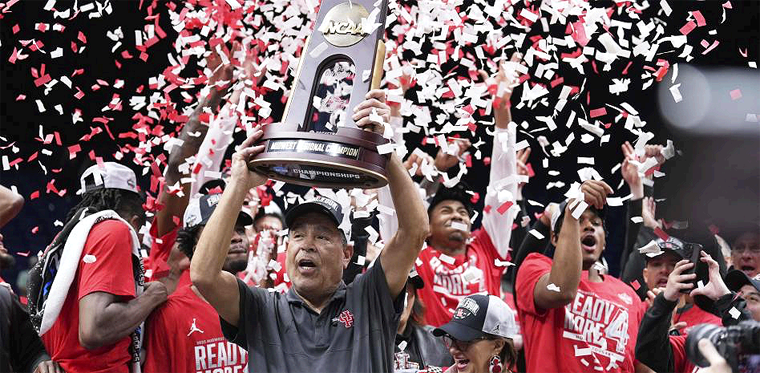 Los Cougars Llegan a Semifinales del Basquetbol Universitario
