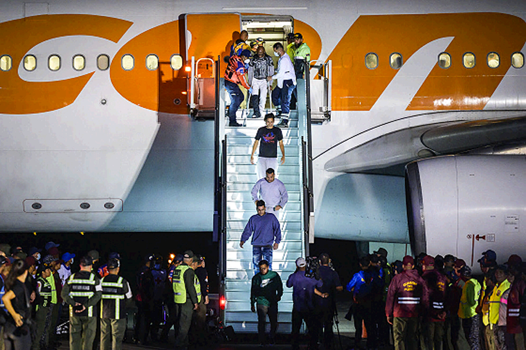 Estados Unidos Envía Primer Avión a Honduras y Colombia con Autodeportados
